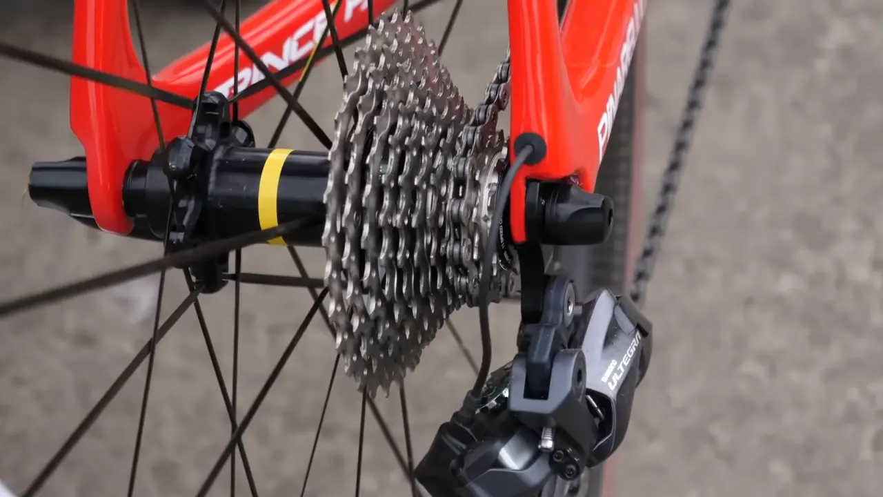 What Are Road Bike Gears And How Do They Work?